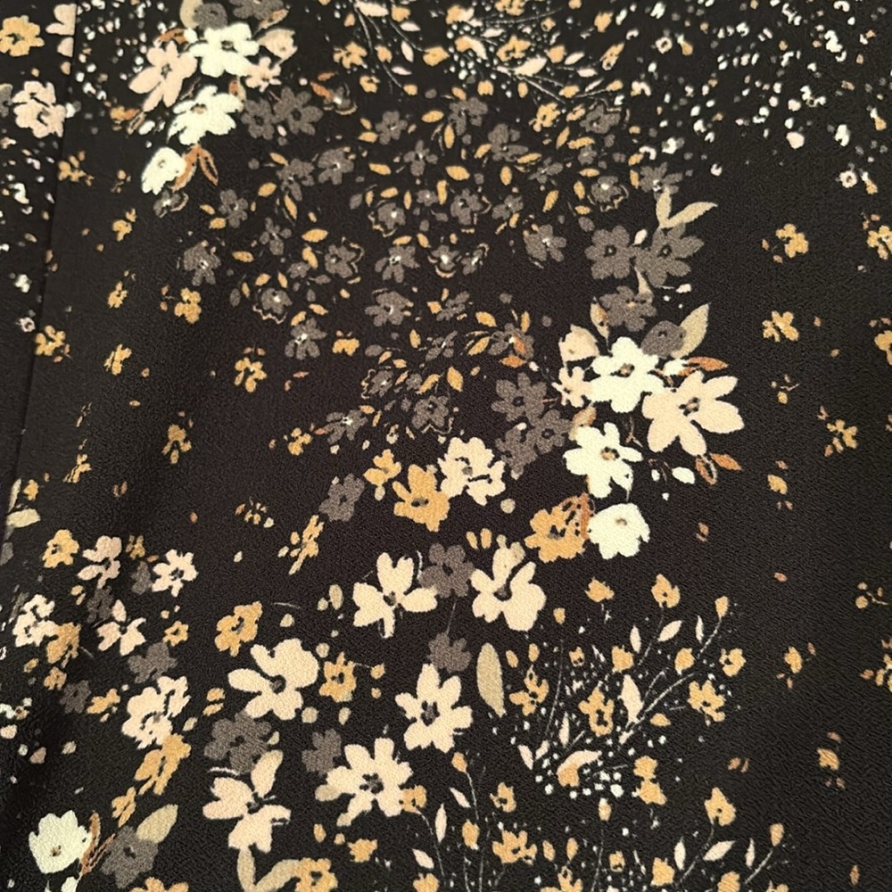 Isaac Mizrahi Floral Black, Pink, and White Pants, wide leg, great condition, L - Picture 4 of 8